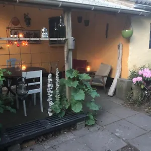 Appartement Retro Bolig - Fyldt Med Hygge! Ingen Luksus, Kolind